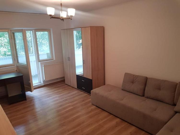 Apartament cu 2 camere decomandat în Colentina