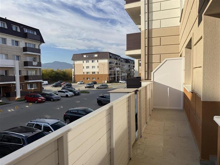 Apartament cu 2 camere decomandat în Sânpetru