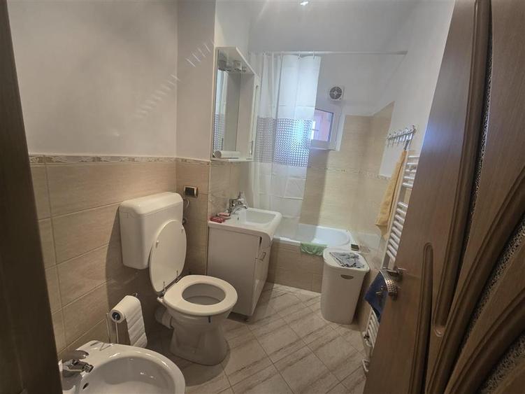 Apartament cu trei camere zona Centrala Fagaras - 6