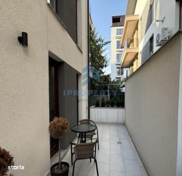 Apartament cu 2 camere semidecomandat în Jiului