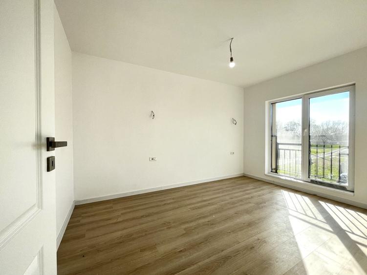 Duplex cu 5 camere cu Canalizare în Ghiroda