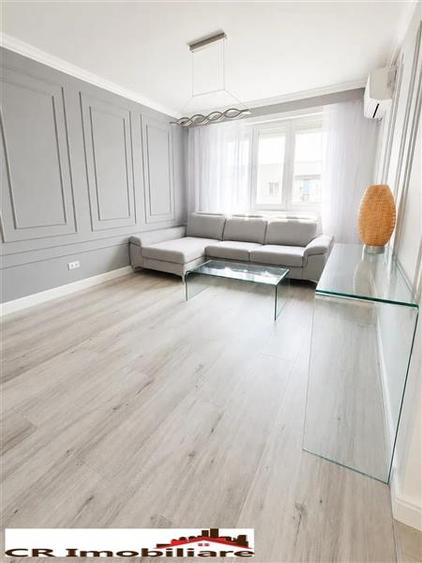 Apartament cu 3 camere decomandat în Titan