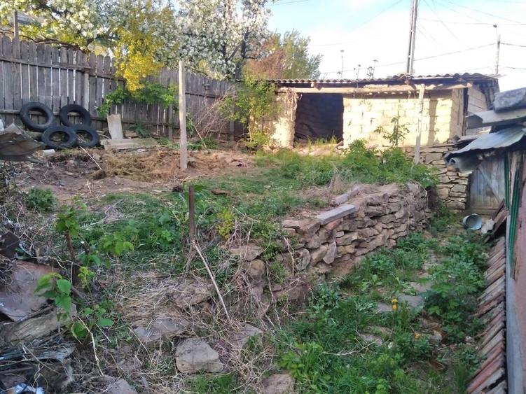 Casă cu 4 camere în Deleni