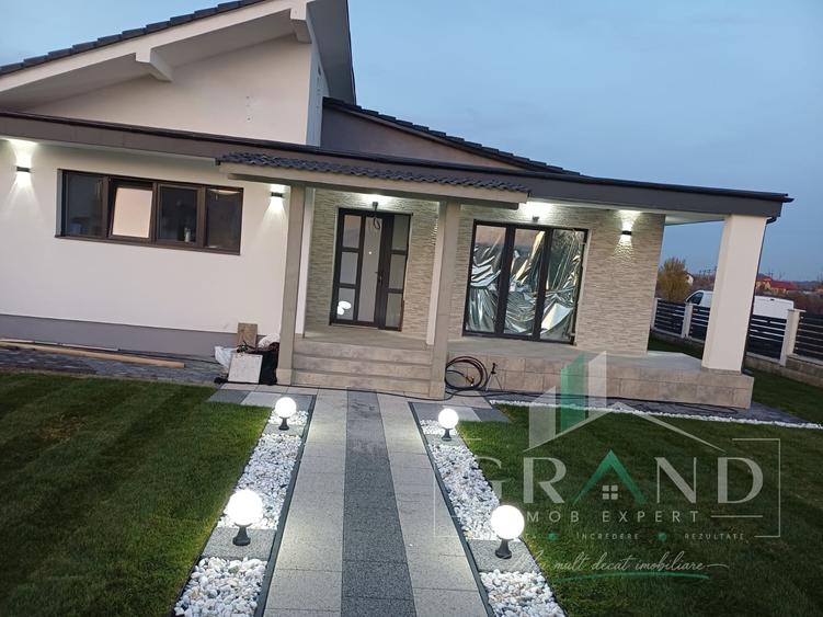 Casă individuală cu 4 camere cu Canalizare în Jucu de Mijloc