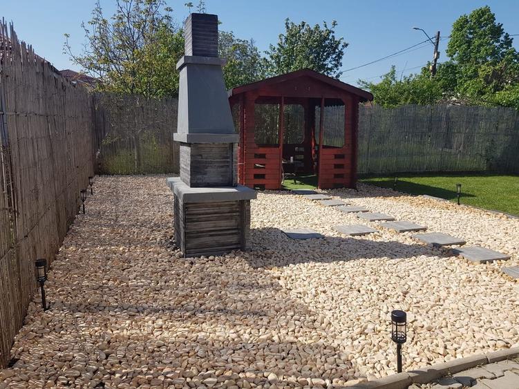 Casă individuală cu 3 camere cu Canalizare în Tunari