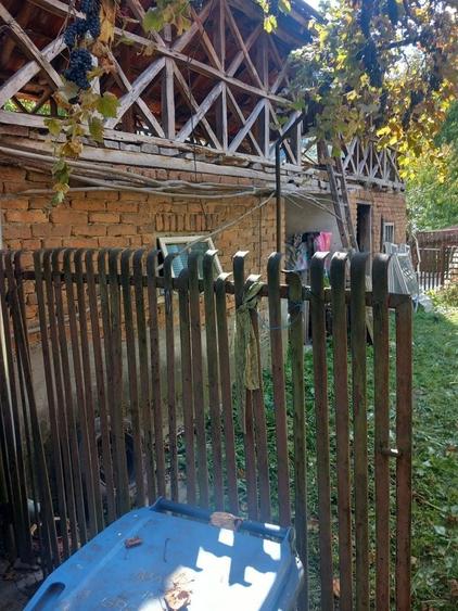 Casă cu 2 camere în Frâncești