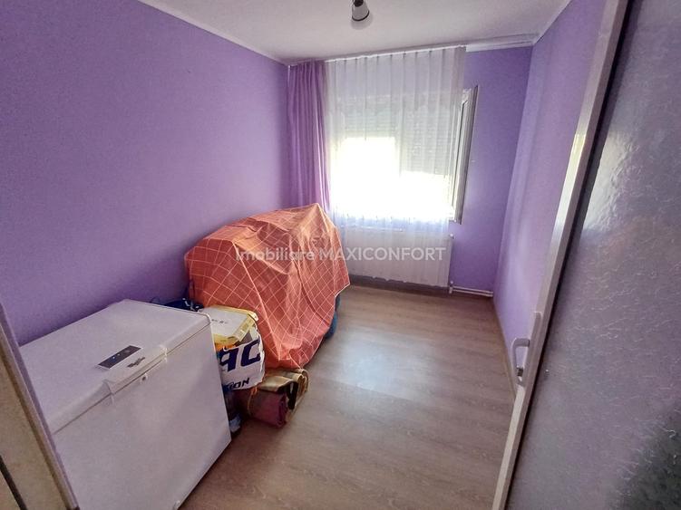 Apartament cu 3 camere semidecomandat în Viziru 1