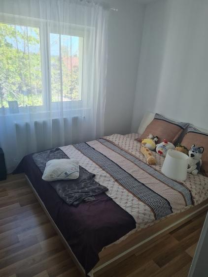 Apartament cu 3 camere decomandat în 1 Decembrie