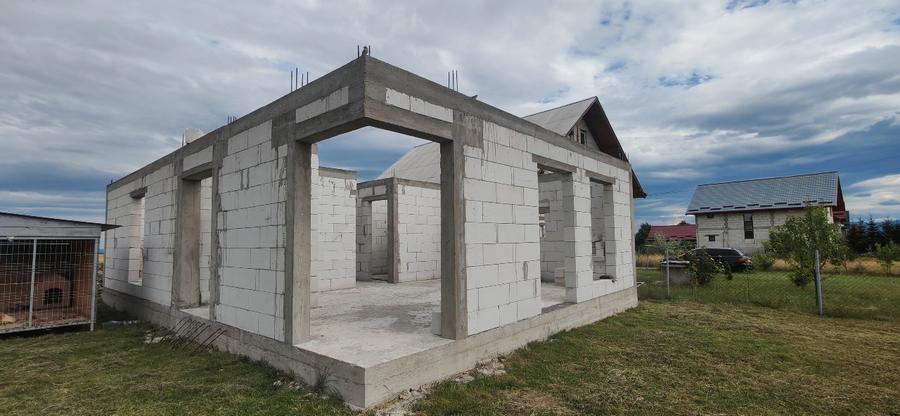 Casă individuală cu 3 camere cu Teren 1000 Mp în Berchișești