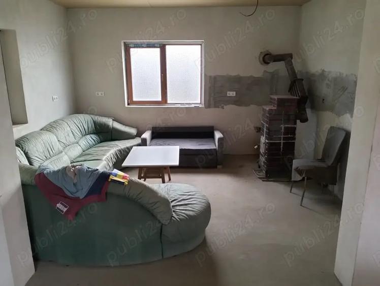Casă cu 3 camere cu Teren 983 Mp în Peciu Nou