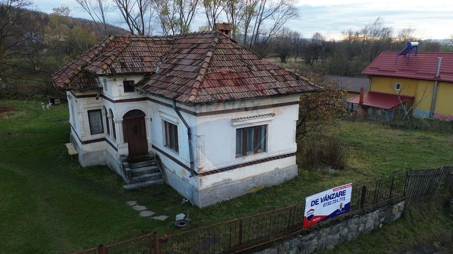 Casă individuală cu 2 camere cu Teren 647 Mp în Lerești