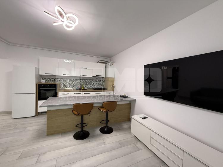 Apartament cu 3 camere decomandat, mobilat în Ultracentral