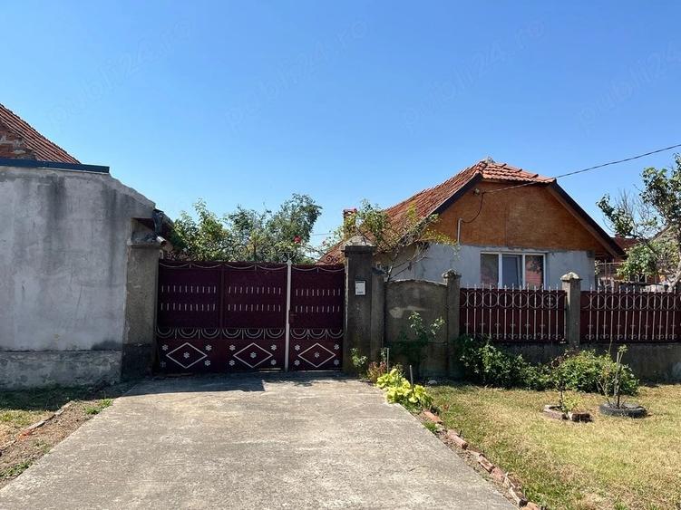 Casa cu doua locuin?e ?i teren de 1.439 mp - 10