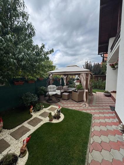 Duplex cu 4 camere cu Canalizare în Independenței