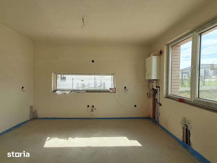 Casă cu 5 camere cu Teren 504 Mp în Chinteni