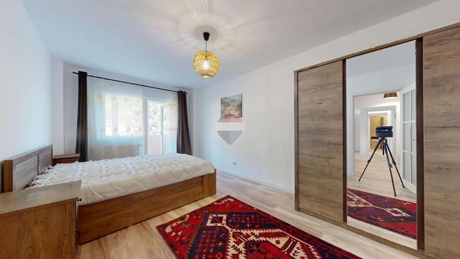 Apartament cu 3 camere decomandat, mobilat în Răcădău