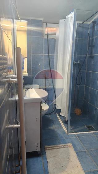 Casă cu 3 camere în Schei