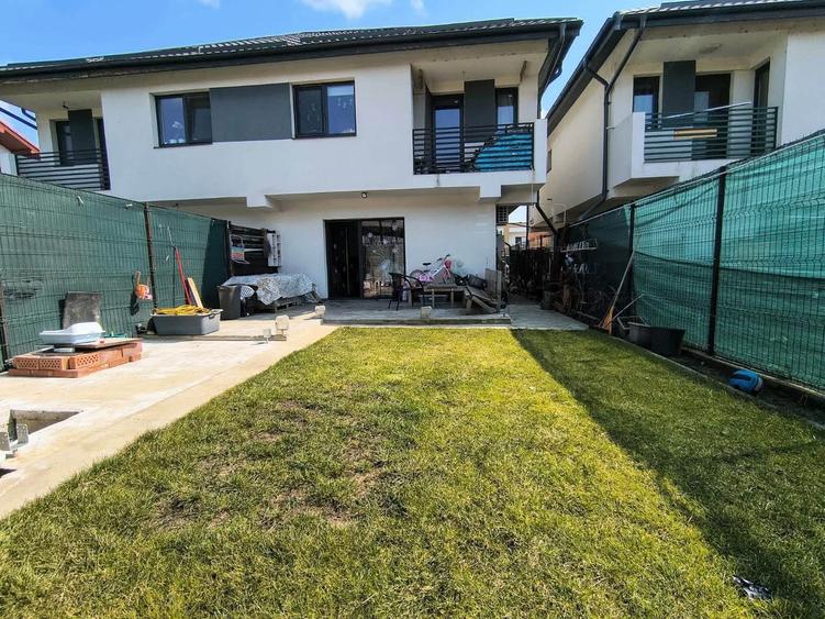 Duplex cu 4 camere cu Teren 50 Mp în Berceni