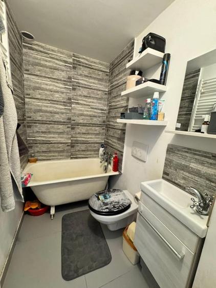 Apartament cu 2 camere semidecomandat, mobilat în Săsar
