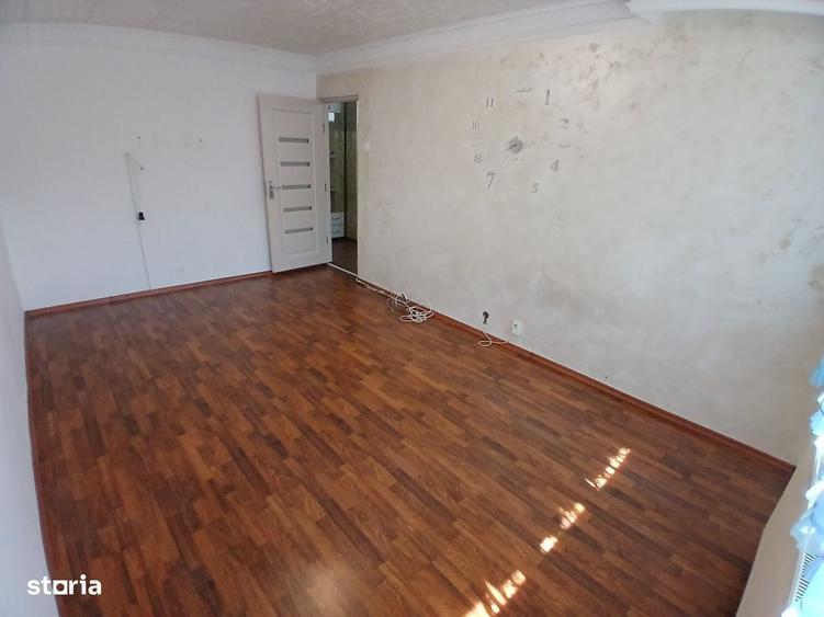 Apartament cu 2 camere decomandat în Est