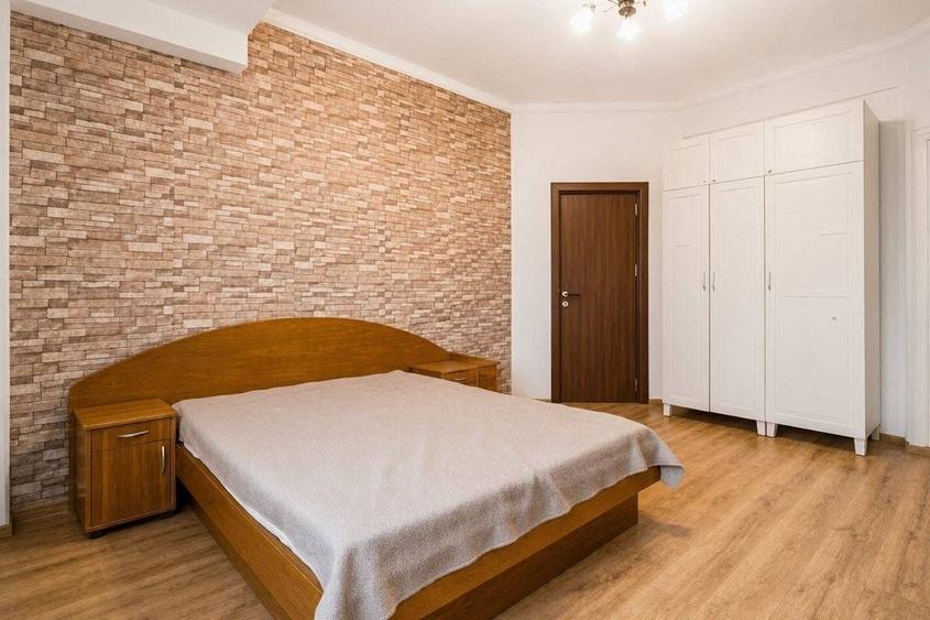 Apartament cu 4 camere decomandat în Cișmigiu