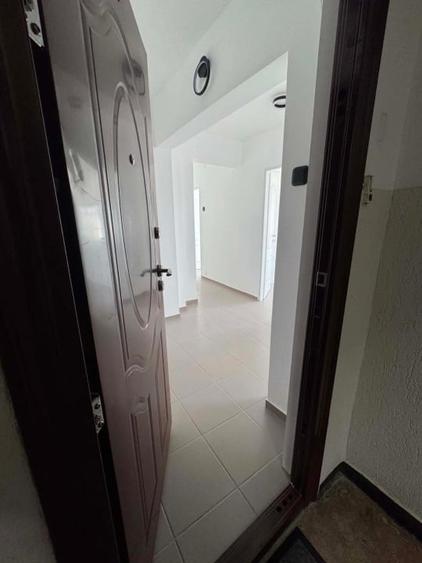 Apartament cu 4 camere decomandat în Cantacuzino