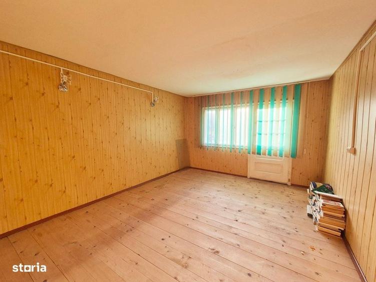 Casă cu 4 camere cu Teren 3581 Mp în Central