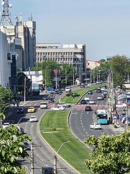 Apartament cu 2 camere decomandat în Mazepa 2