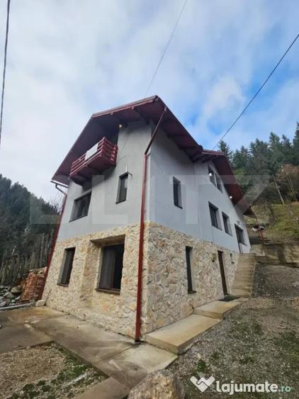 Casă cu 6 camere cu Teren 1565 Mp în Popești