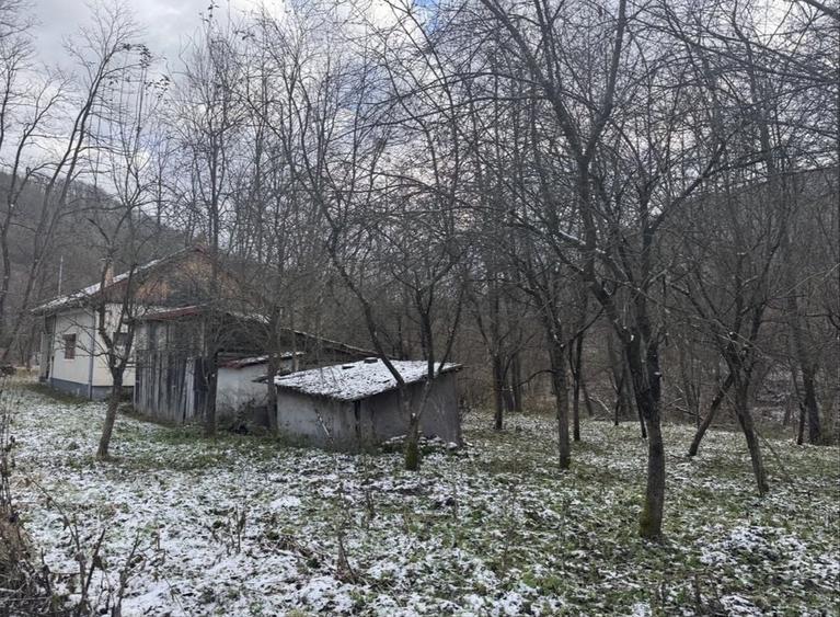 Casă cu 4 camere în Ocolișel