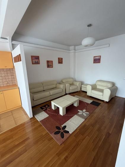 Apartament cu 2 camere semidecomandat în Central