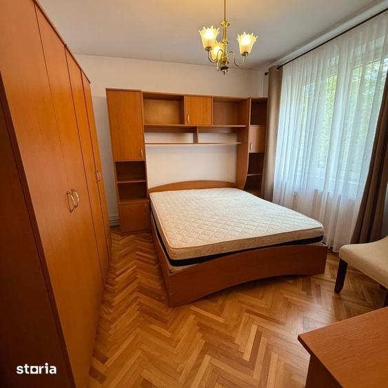 Apartament cu 3 camere semidecomandat în Săsar