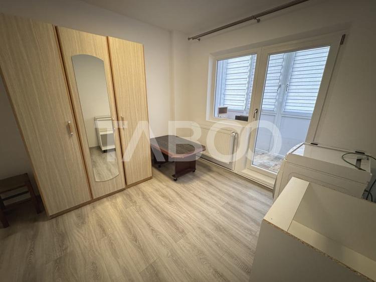 Apartament cu 3 camere decomandat, mobilat în Ștrand