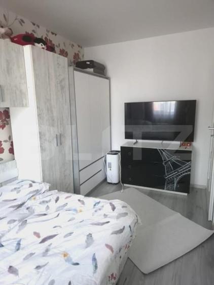 Apartament cu 3 camere decomandat, mobilat în Noua