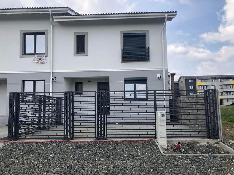 Casă cu 3 camere cu Teren 220 Mp în Girocului