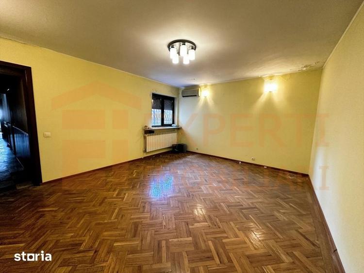 Casă cu 8 camere cu Teren 150 Mp în 13 Septembrie