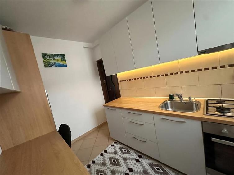 Garsonieră decomandată în Ipotești