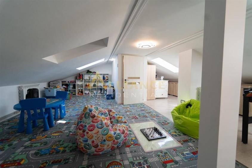 Casă individuală cu 6 camere cu Piscina în Berceni