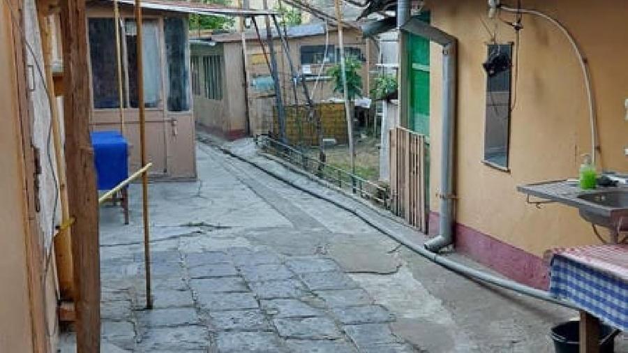 Casă individuală cu 3 camere cu Teren 390 Mp în Central