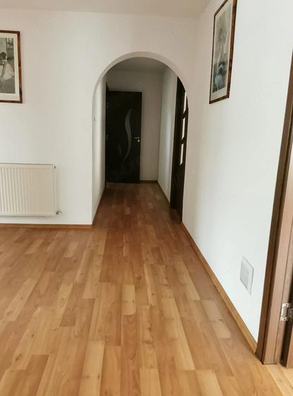 Casă cu 4 camere cu Teren 500 Mp în Central