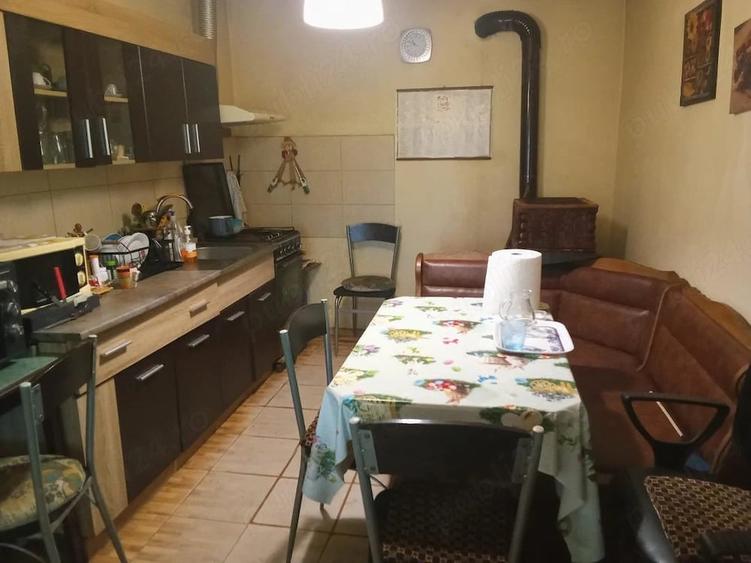 Casă cu 6 camere cu Teren 914 Mp în Poiana Mare