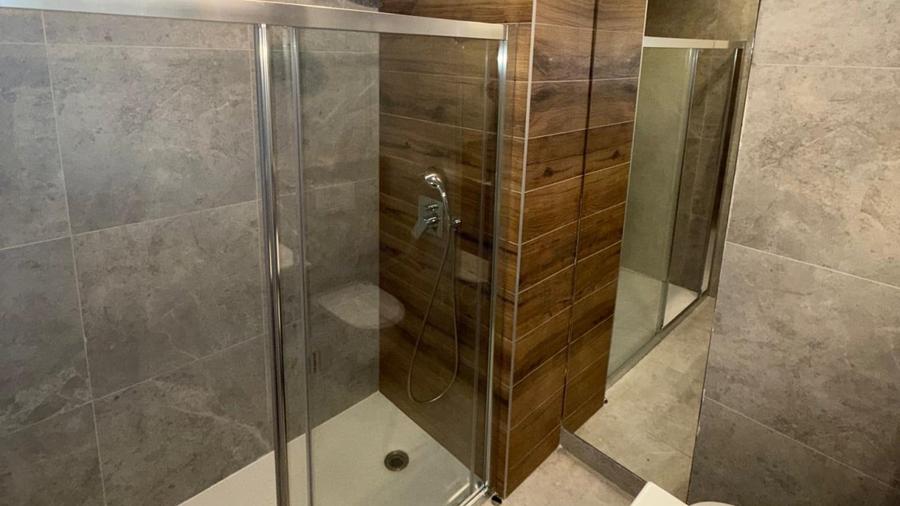 Apartament cu 4 camere semidecomandat, mobilat în Pipera