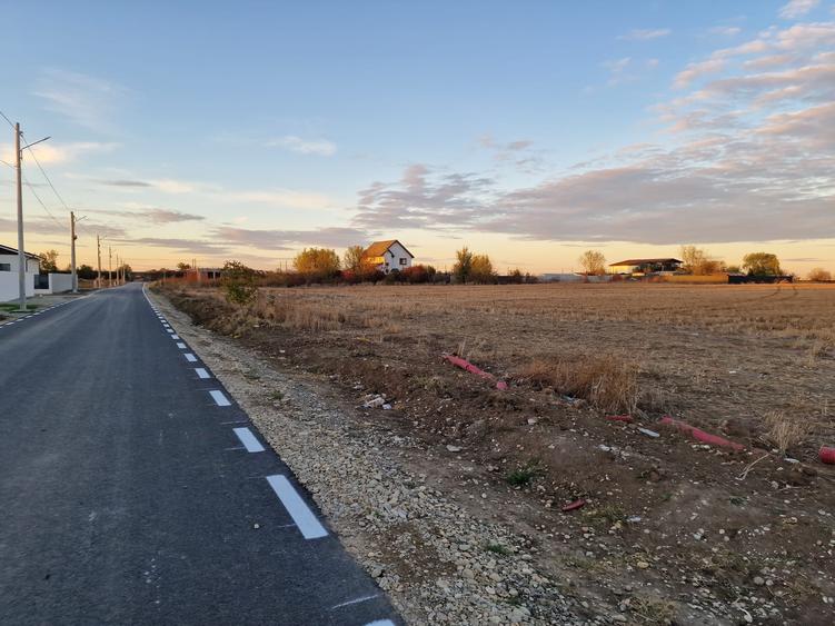 Teren Construcții intravilan de 500 mp, în Domnești