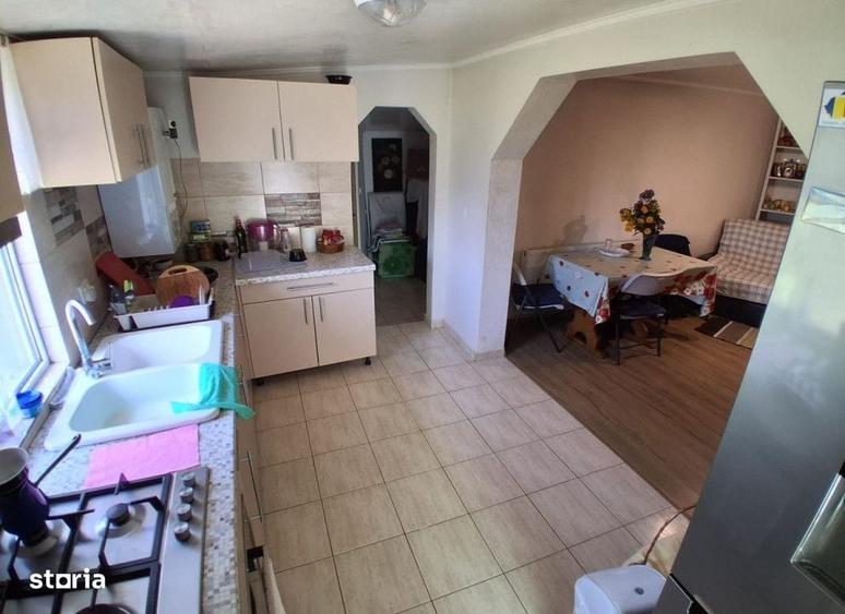 Casă cu 4 camere cu Teren 400 Mp în Tătărași