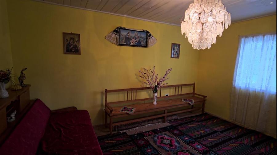 Casă individuală cu 4 camere cu Teren 4200 Mp în Poieni-Suceava