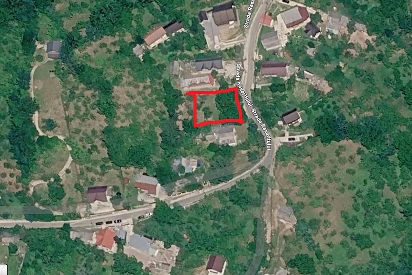 Teren de 900 mp, în Runcu