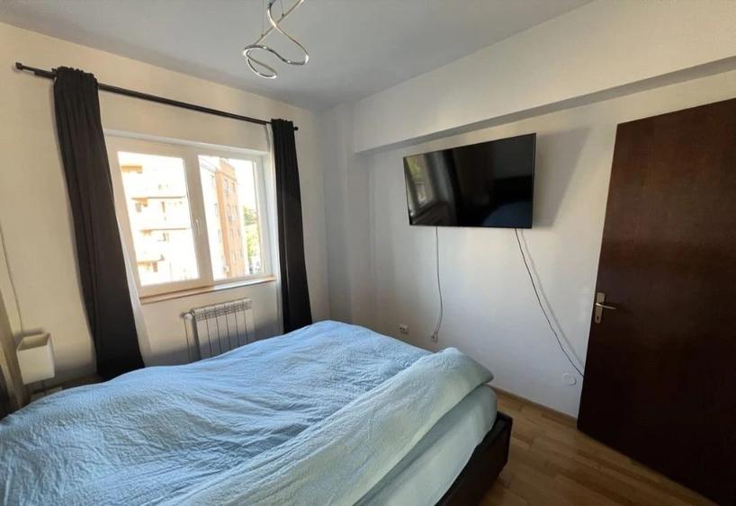 Apartament cu 3 camere decomandat în Tătărași