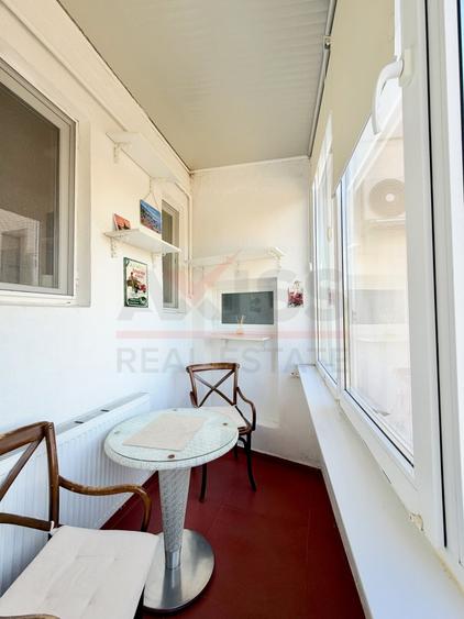 Apartament cu 3 camere decomandat, mobilat în Peninsula