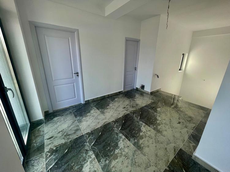 Casă individuală cu 5 camere cu Canalizare în Apărătorii Patriei