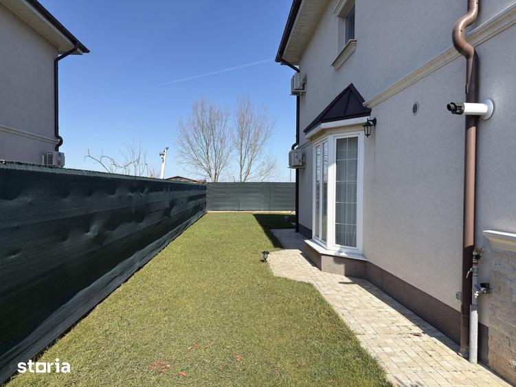 Casă cu 4 camere cu Canalizare în Corbeanca